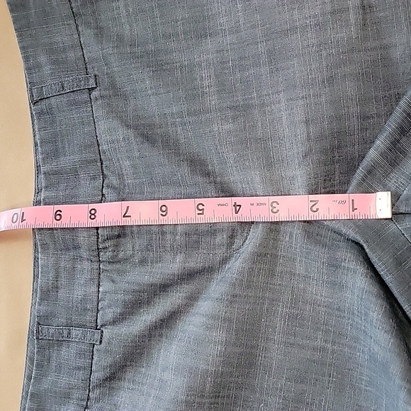 Van Heusen Size 10 Dark Chambray Stretch 10" Inseam Shorts, Like New Condition - Picture 5 of 9